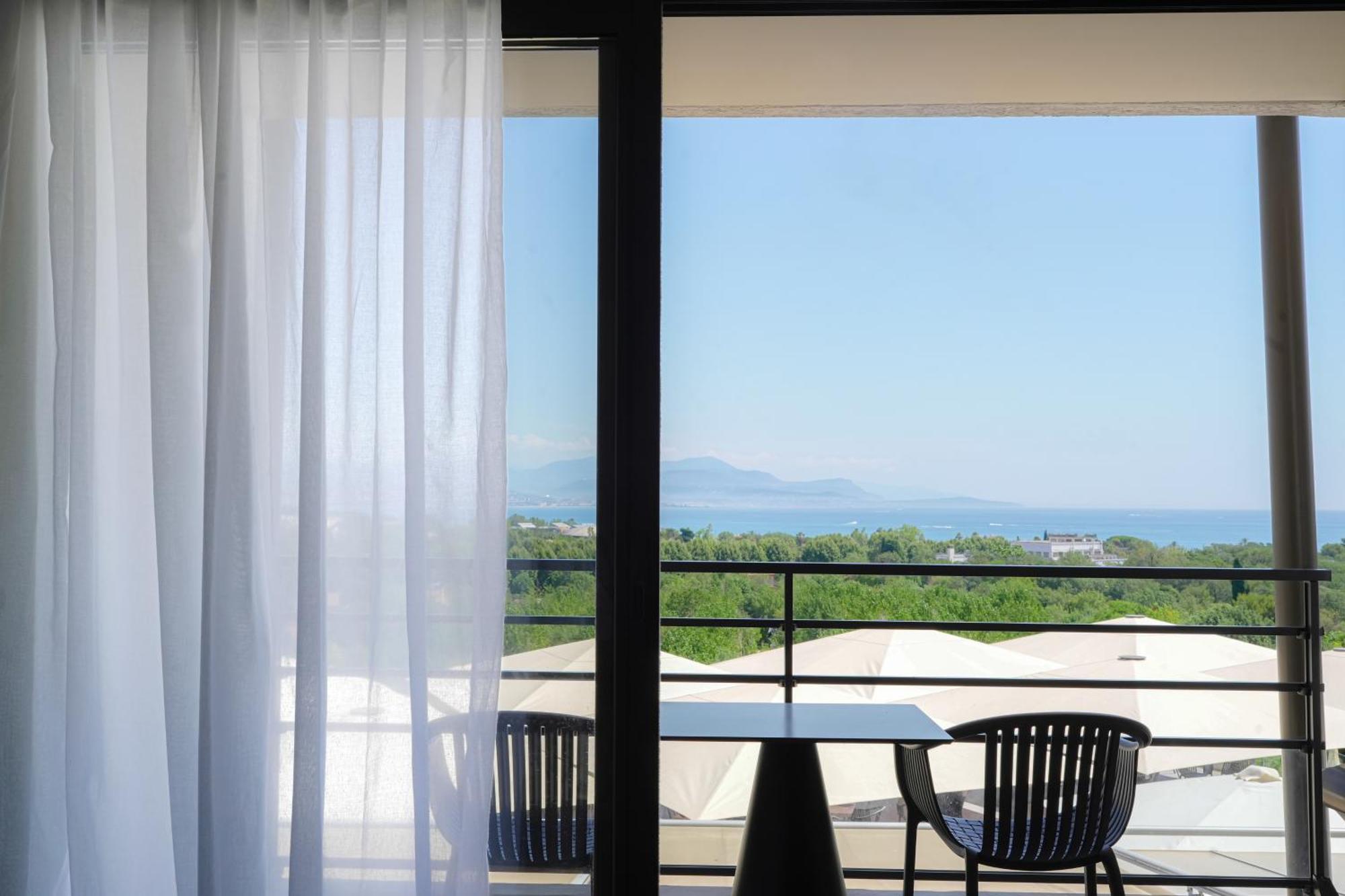 Hotel&Spa Baie des Anges by Thalazur Antibes Exterior foto